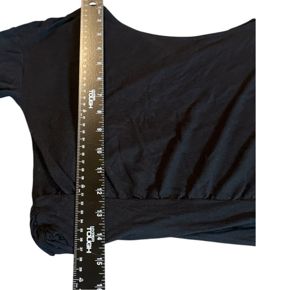 Free People lightweight black cropped top overlapping V back size XS - Picture 9 of 9
